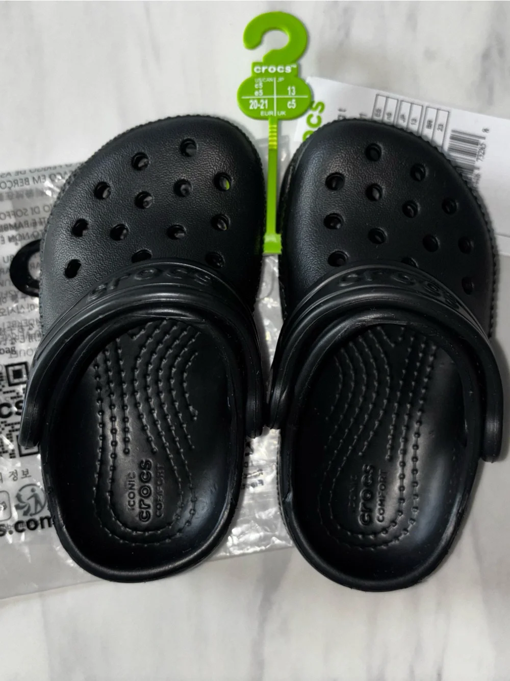CROCS Kids Classic Clogs — Black NWT